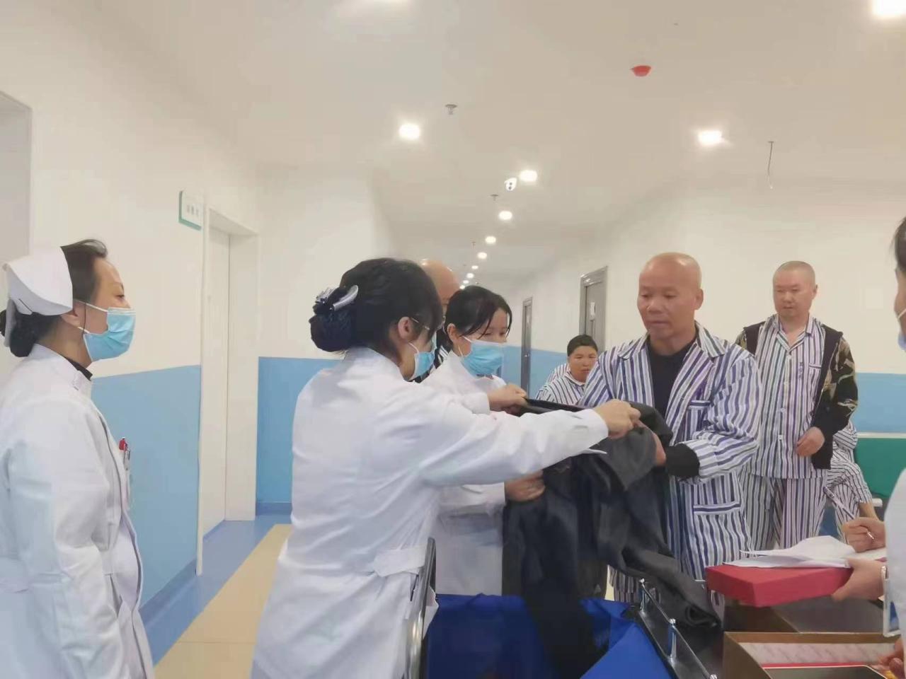 揭秘，一年只工作一天的特殊人群生活揭秘