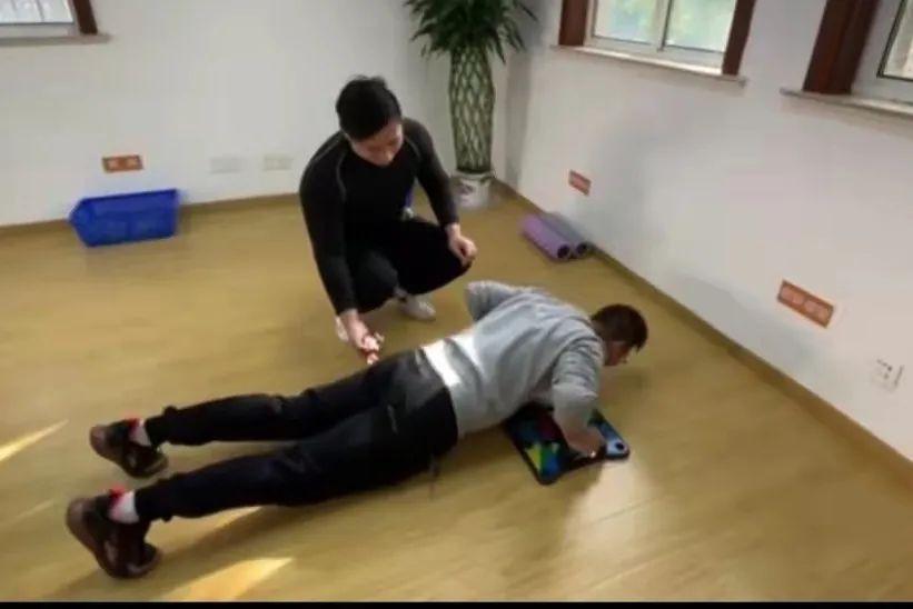 上海卫生健康委党委书记领导风采，推动卫生健康事业创新发展的探索与实践