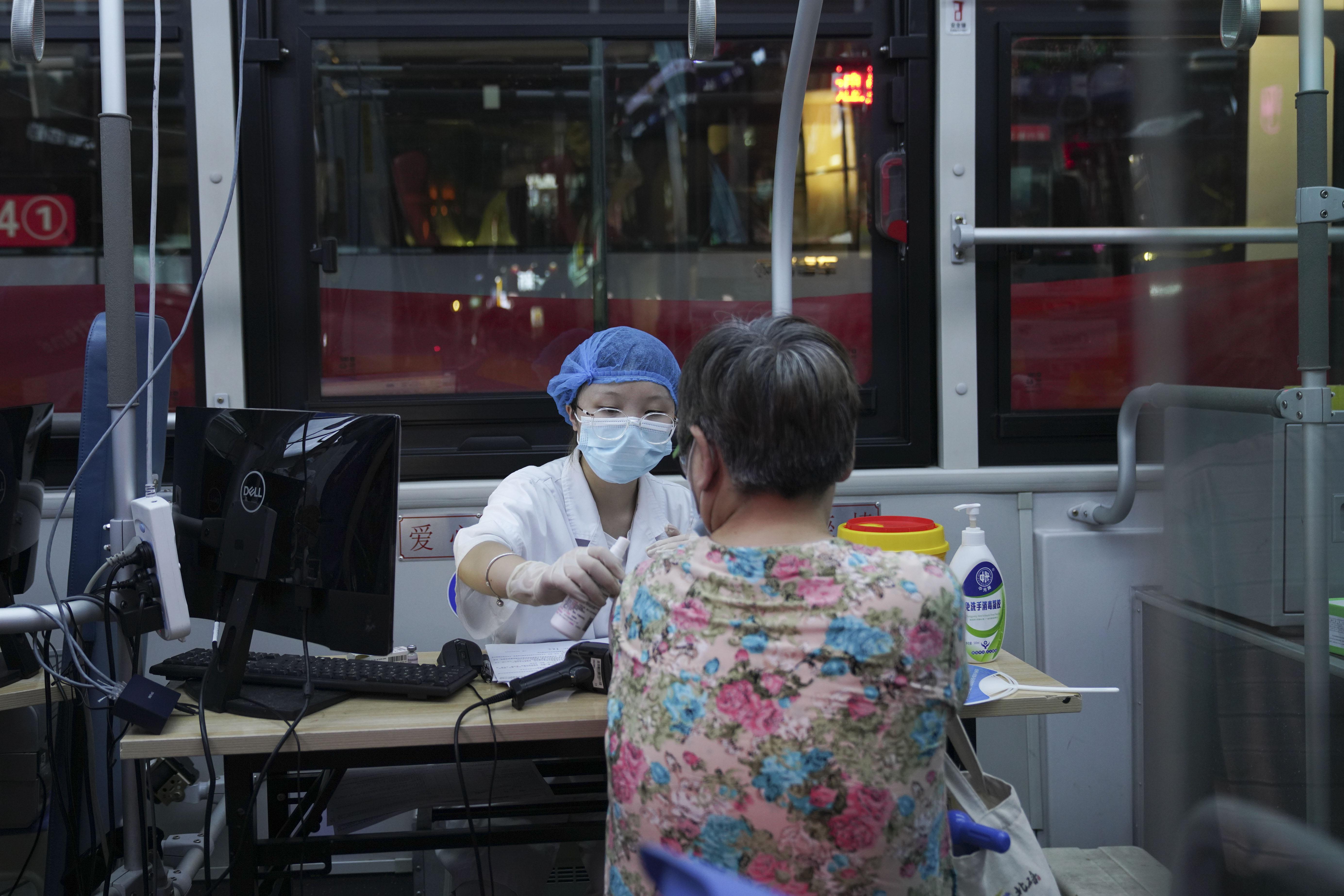 重庆疫苗与北京生物携手，共筑健康防线
