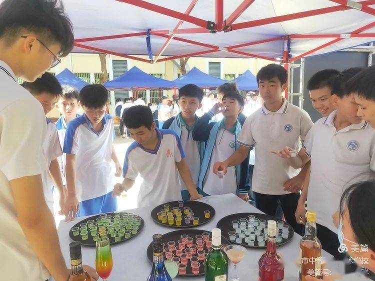 广州疫情封禁下的城市生活与民众心声