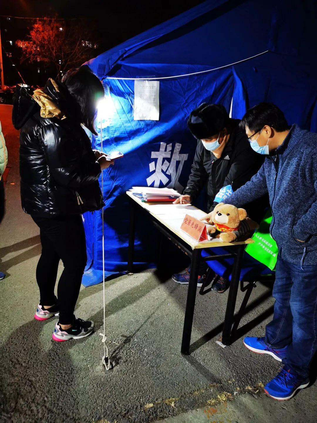 疫情期间家庭教育故事，探索与成长的旅程
