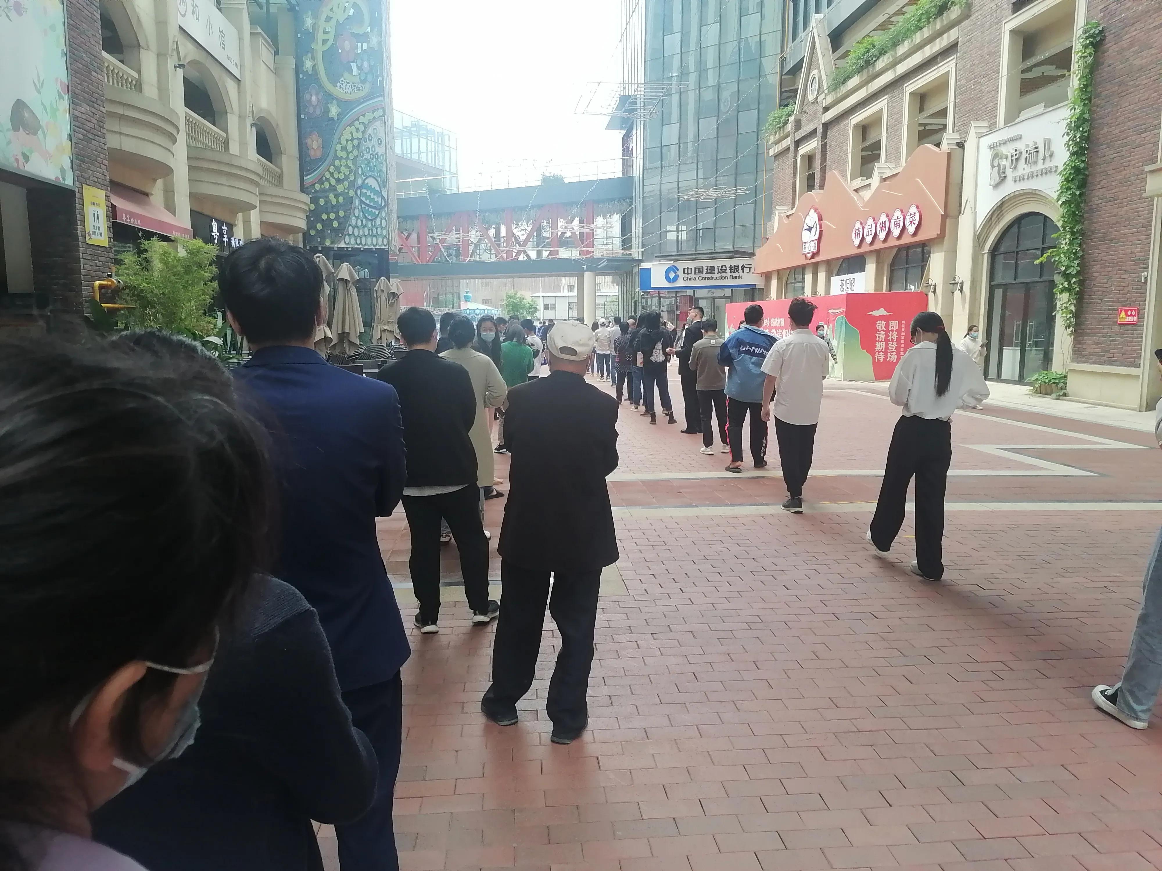 全球疫情悲剧，人类生命损失与反思