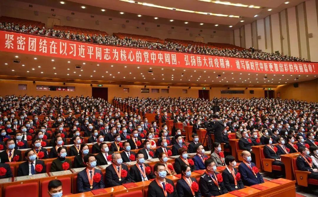 全球共同应对新冠疫情的挑战与影响