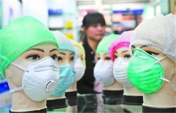 新常态下的坚守，疫情成常态，口罩仍是必需品