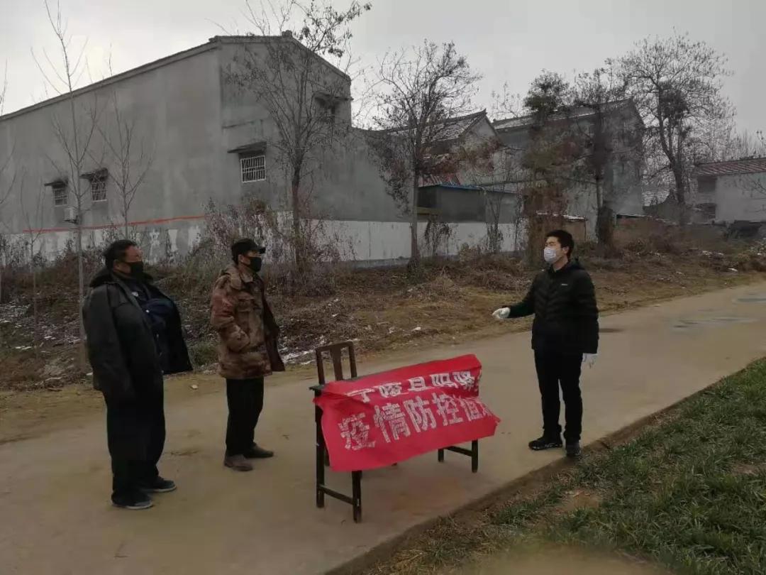 武汉疫情严峻时刻，生与死的考验与人民的顽强抗疫精神