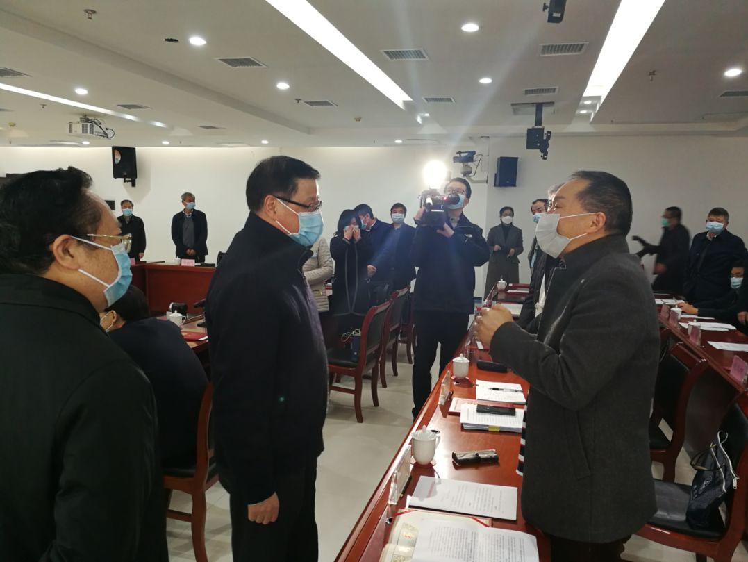 武汉疫情严峻，挑战与希望的并存