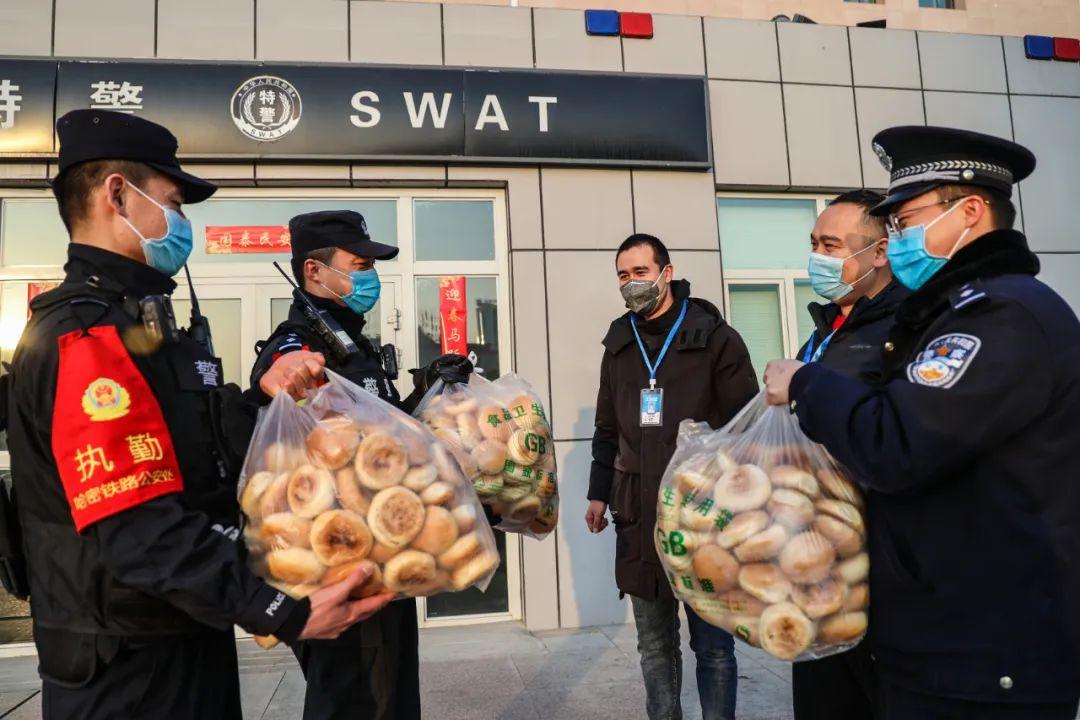 疫情最后阶段，曙光前的希望与挑战探索