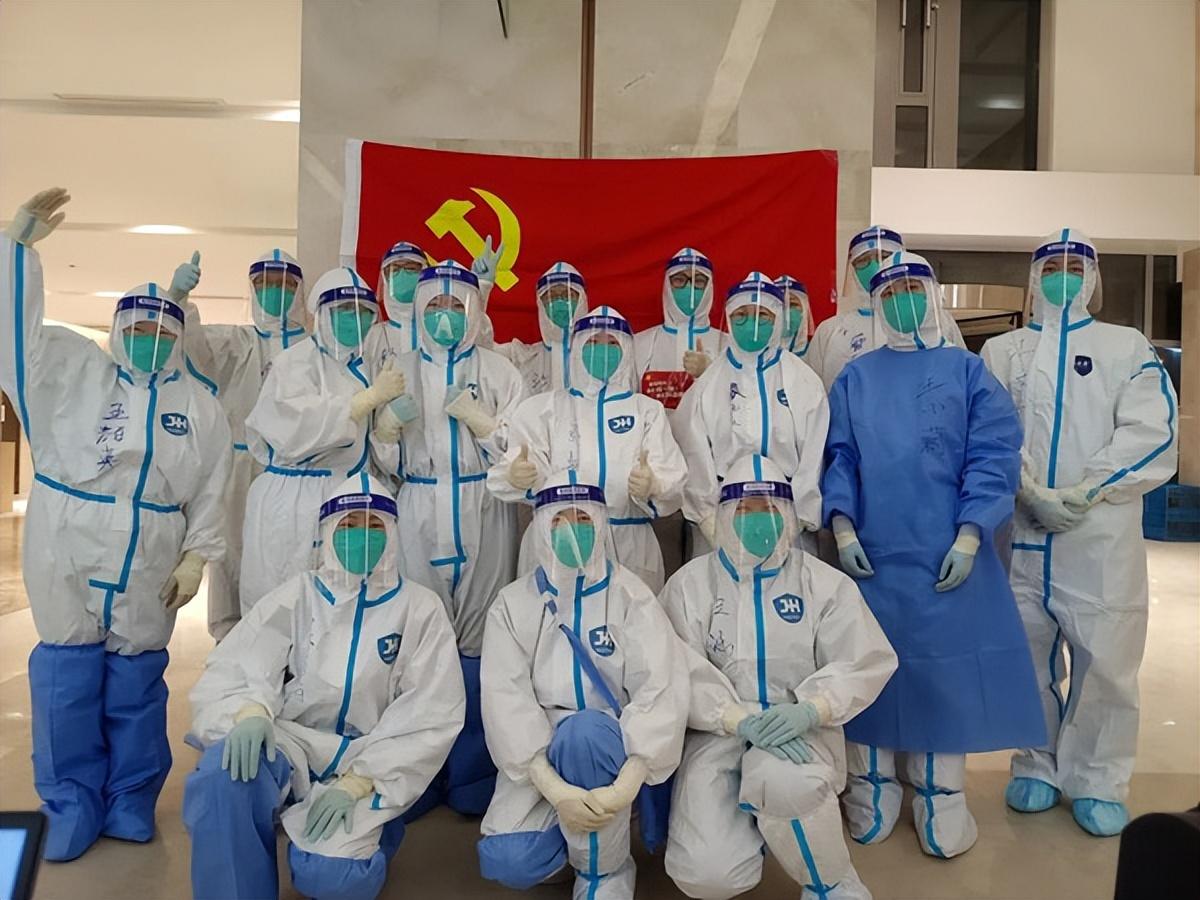 疫情中的白衣勇士，守护生命的无畏战士