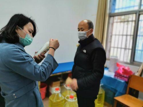 疫情期间感人瞬间，英雄事迹与温暖瞬间回顾