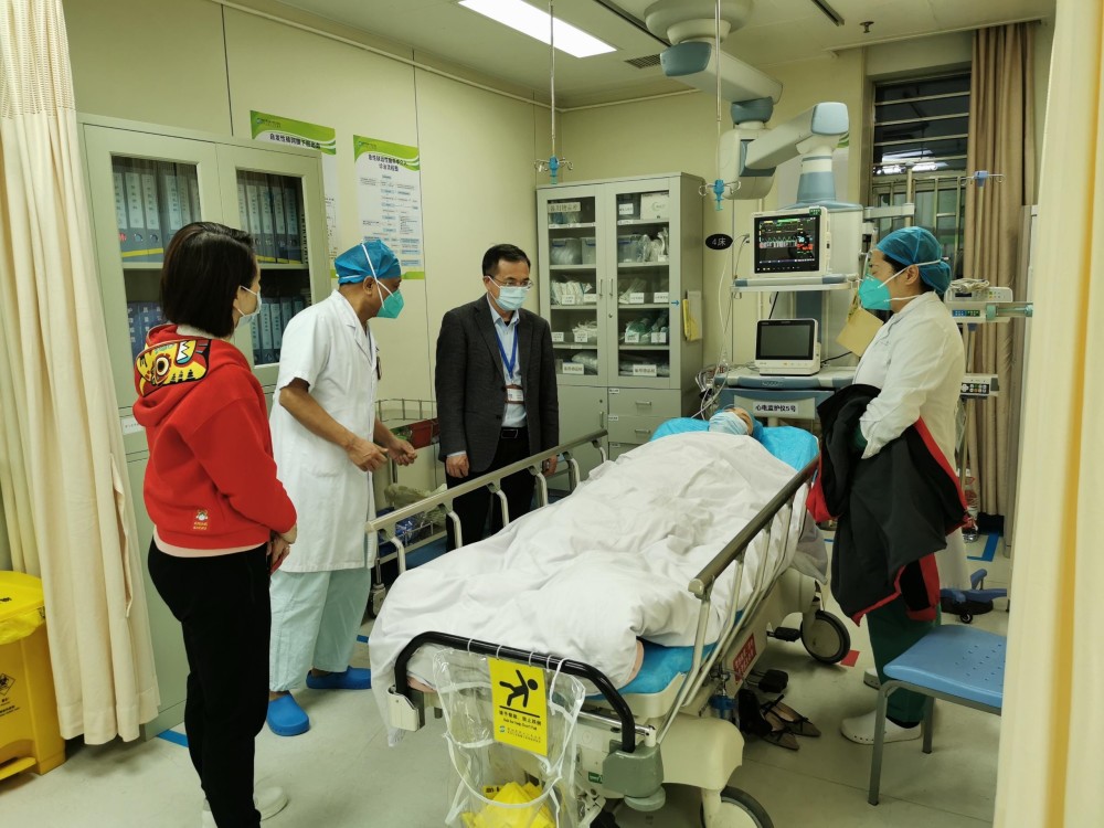 逆境中的白衣战士，医护人员抗疫事迹纪实