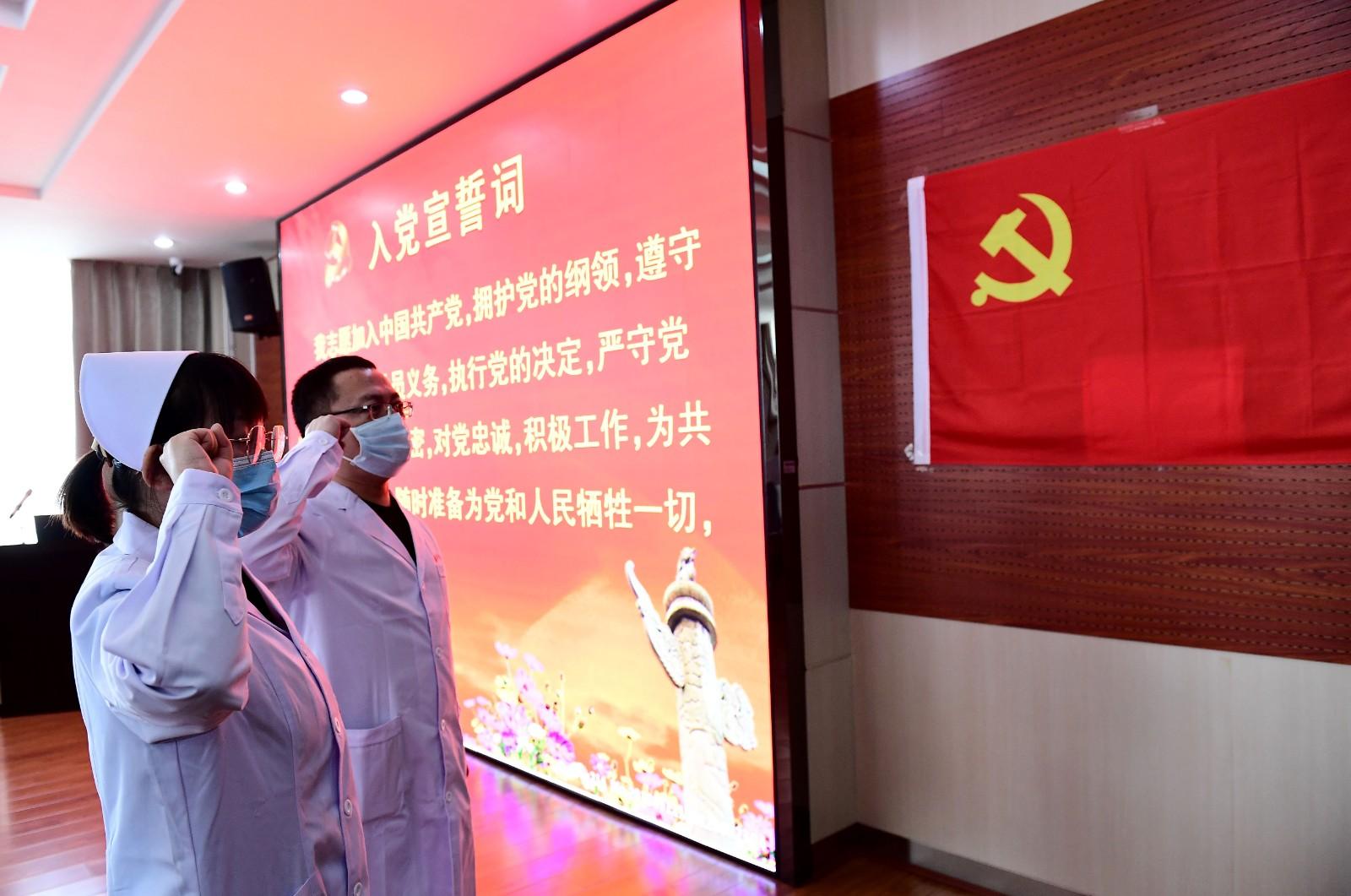 疫情期间的白衣勇士，无畏坚守，守护生命