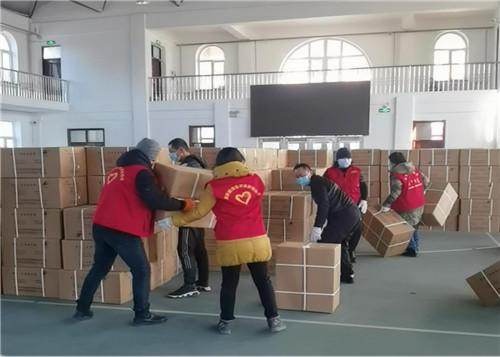 疫情中的医护人员，无畏战士，照亮生命的希望之光
