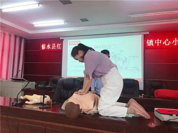 中国疫情进入紧急状态，挑战与应对策略