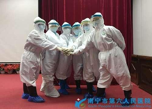 南宁疫情中的坚守，白衣战士护士的无畏奋战