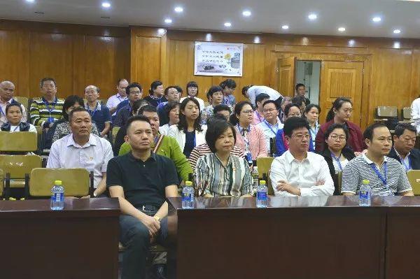 重庆江津区龙华镇镇长领导风采与社会责任担当展现楷模形象