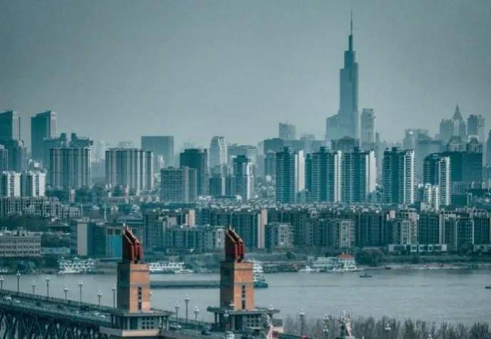 疫情下的重庆与南京，城市故事双城记