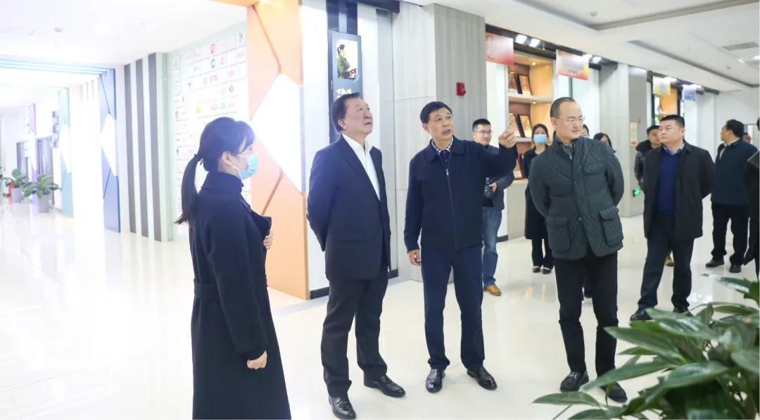 重庆市疫情防控新闻发布会，坚定信心，携手共筑防线