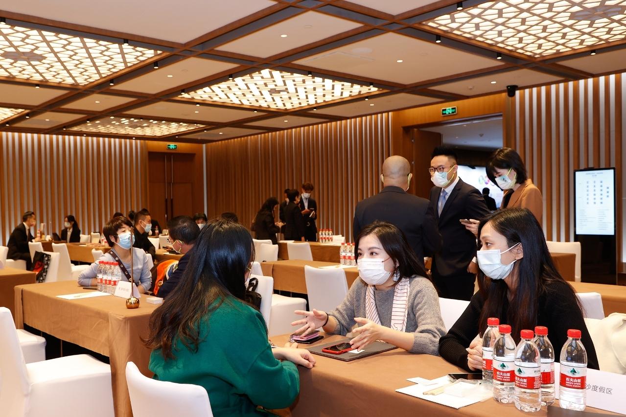 澳门与重庆疫情防控对比，病例差异与启示分析