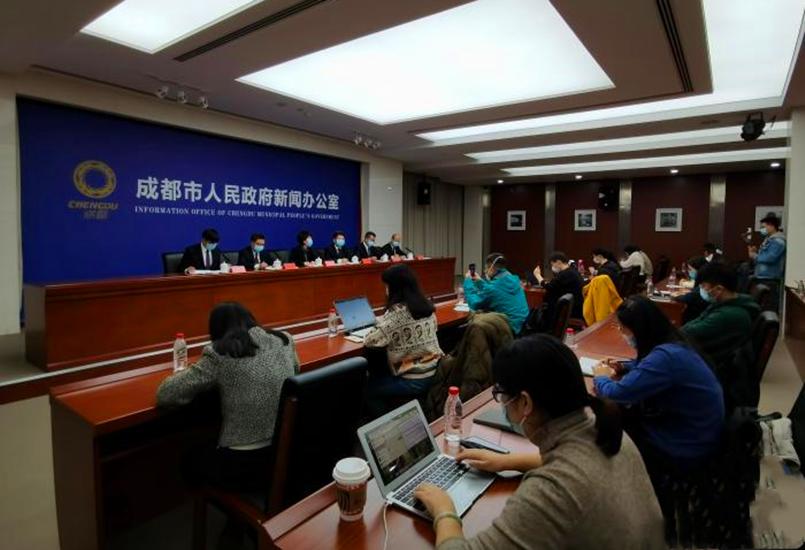 重庆市与长沙市疫情报告综合分析报告