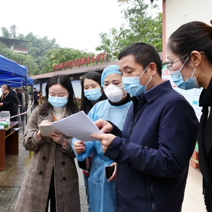 重庆市坚决打赢疫情防控阻击战，新冠疫情防控行动启动