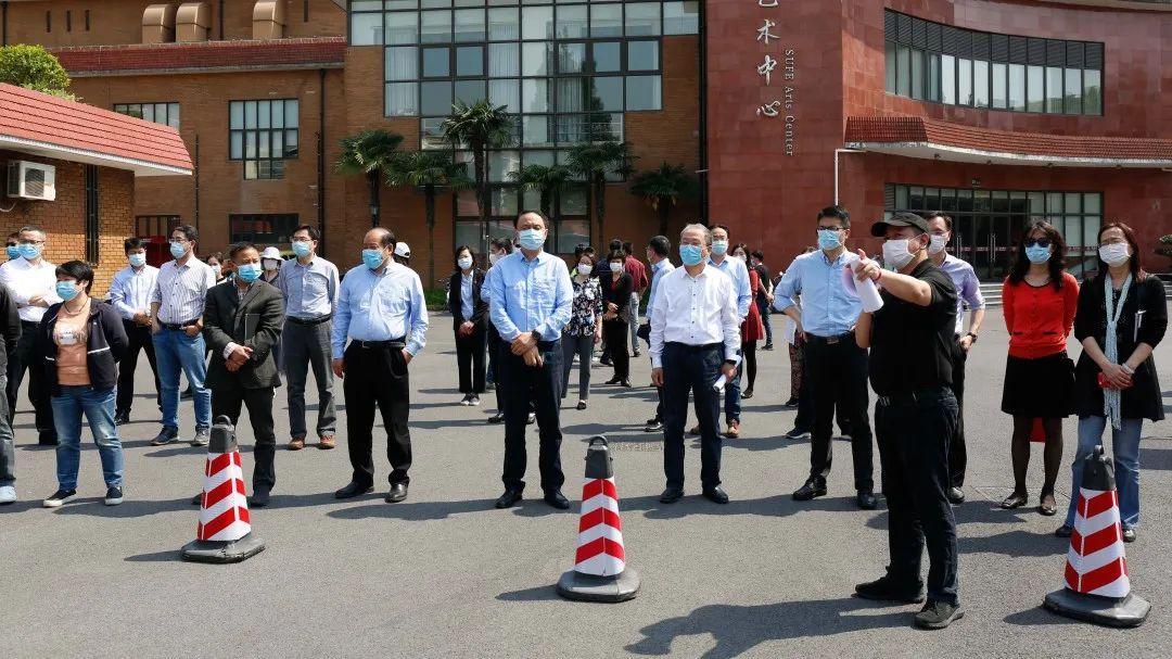 上海疫情新增确诊，城市反应与防控措施应对挑战