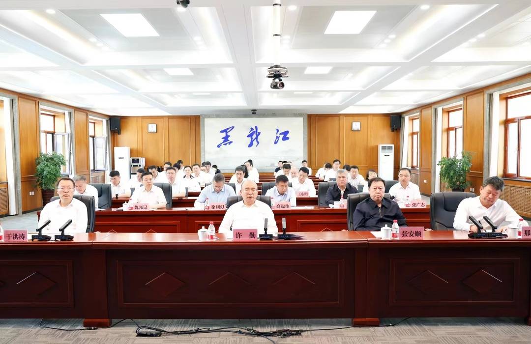 广东省最新疫情动态与拉萨气象报告