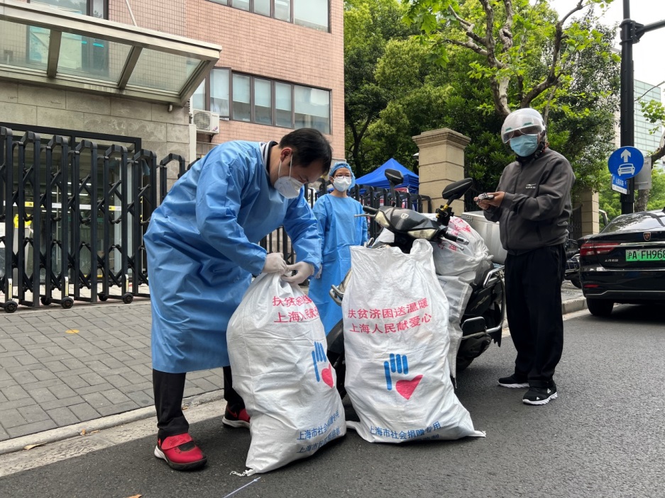 上海新冠疫情下的坚守与希望之力