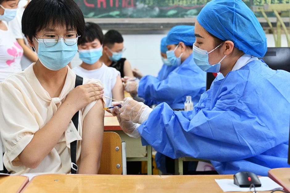 澳门与重庆新冠病例对比分析，防控策略与成效评估