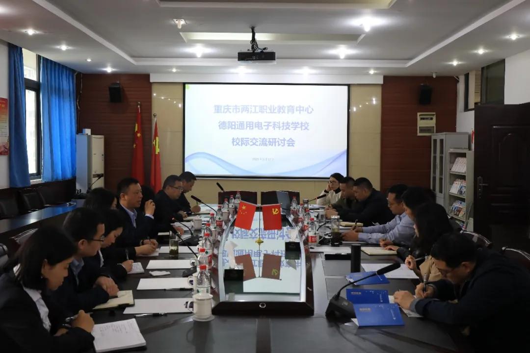 疫情下的双城记，北京机场严防控与重庆新要求的背后