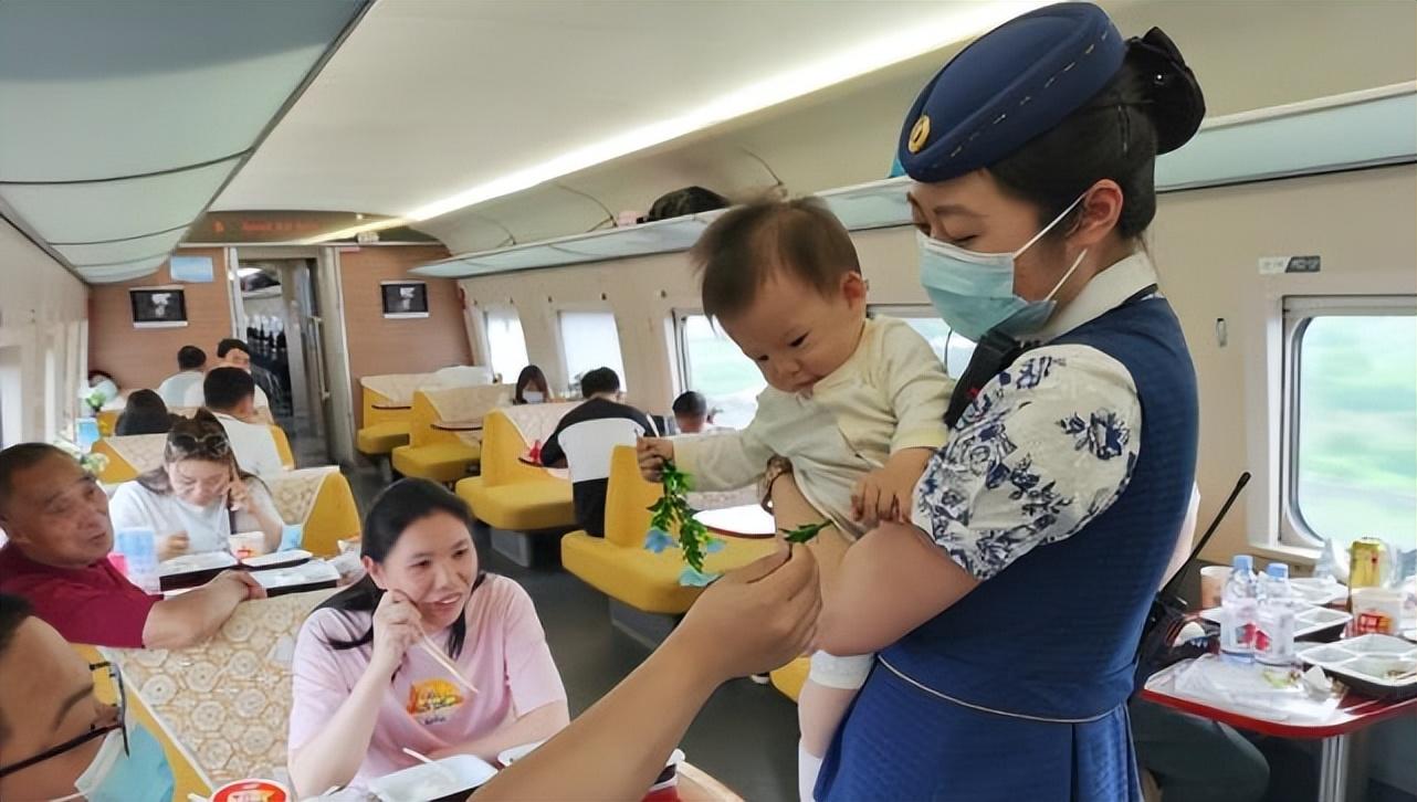 北京机场疫情反弹，航班大面积停飞，旅客出行如何应对？
