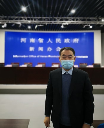河南省卫健委发言人，疫情中的信息桥梁与公众信任的守护者