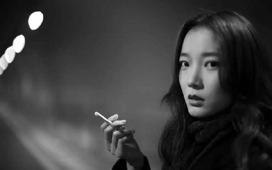 北京地铁现未正确佩戴口罩卖唱者，防疫漏洞还是管理疏漏？