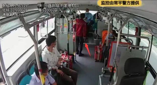 北京公交口罩令松绑后，公共健康与个人自由的边界探索
