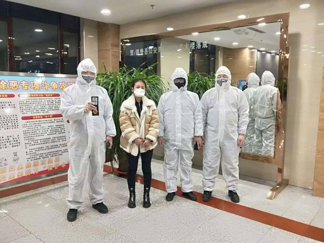 北京地铁不戴口罩被警方带走，防疫政策与个人自由的边界