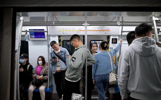 北京地铁新规，未戴口罩乘客将被劝离