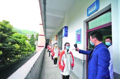 北京、重庆疫情最新动态,防控措施升级与市民生活影响解析 北京、重庆疫情最新动态,防控措施升级与市民生活影响解析