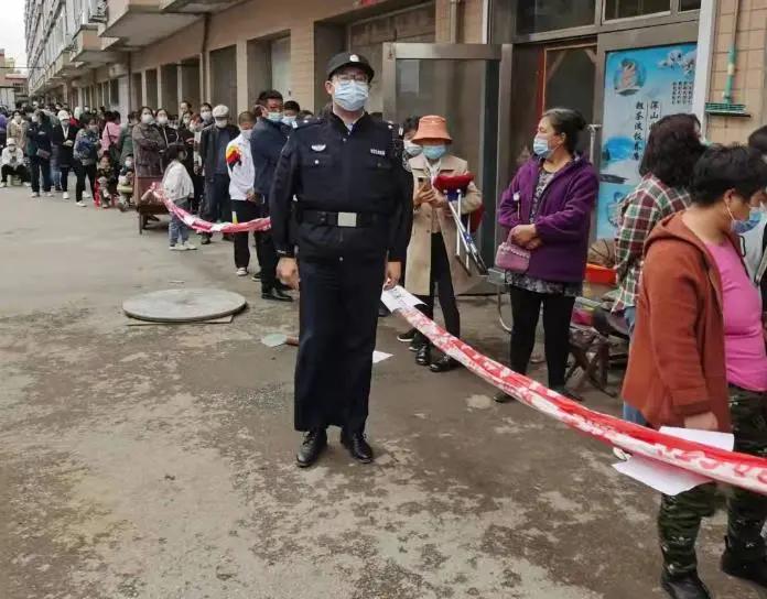 上海疫情与北京政策，双城抗疫模式下的经验与挑战