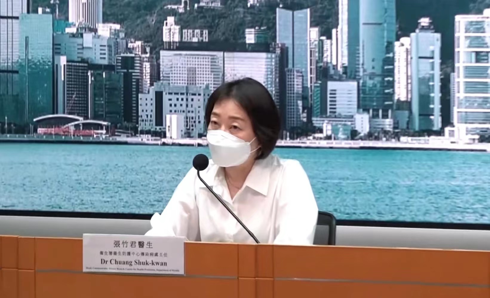 香港疫情最新新增数据报道，单日确诊再破千，专家呼吁加强防控措施