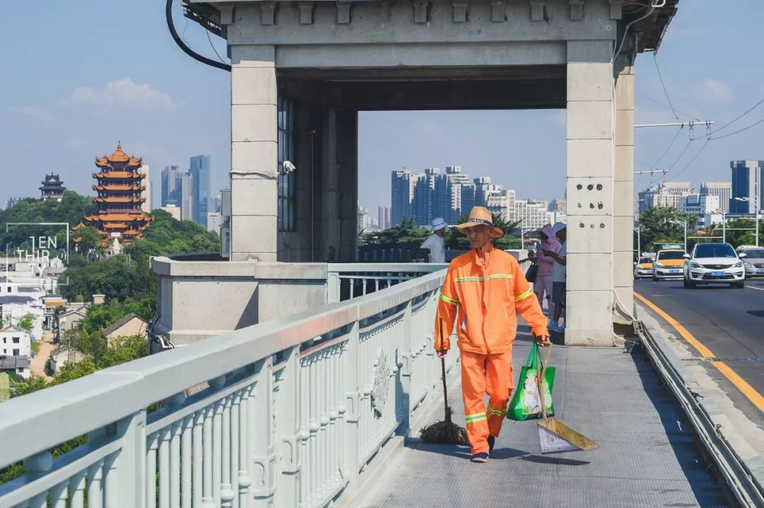 2020乌鲁木齐疫情封路，一座城市的坚守与温度