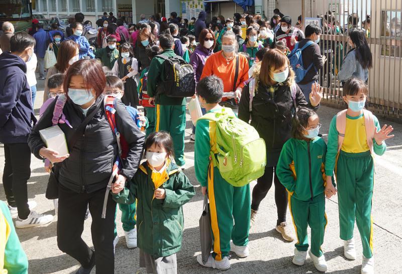 香港疫情政府应对与西安政策最新动态，比较与启示