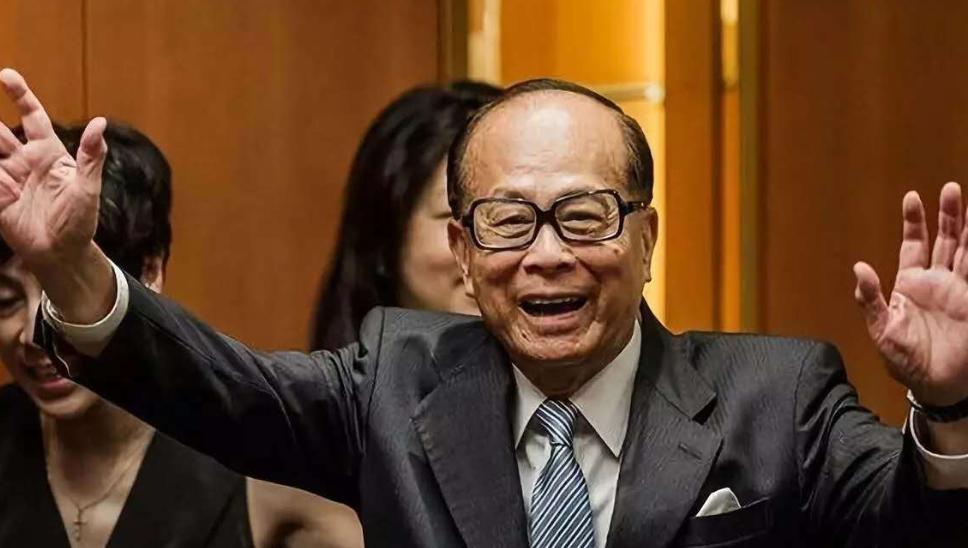香港岛疫情现状，挑战、应对与未来展望