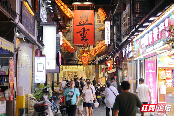 太原街，香港市井烟火中的历史褶皱