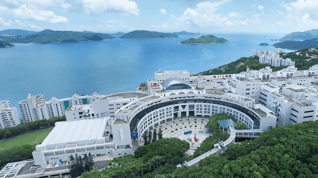 香港疫情下的留学生，挑战、适应与成长