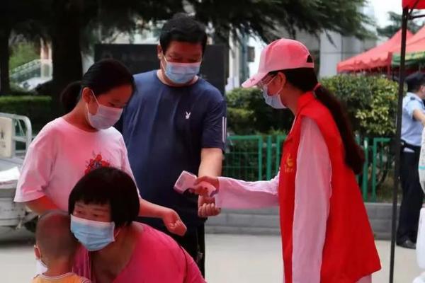青春担当，共克时艰—郑州大学生抗疫纪实