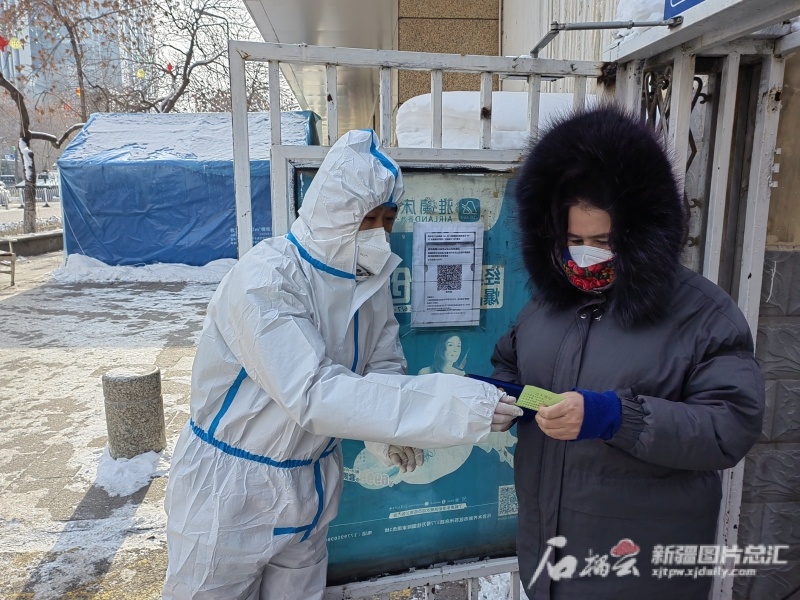 乌鲁木齐疫情防控下的坚守与希望，一座城市的韧性考验