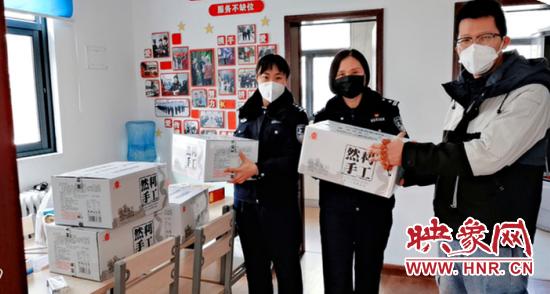 郑州疫情下的春节，坚守与温情交织的特殊年味