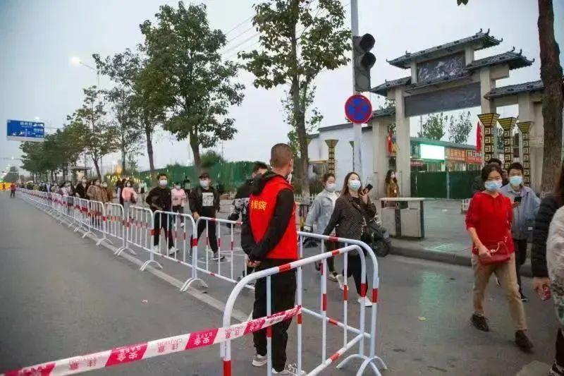 武汉富士康疫情感染事件，产业、防疫与工人权益的多重挑战