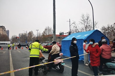 郑州封城封多久，疫情防控下的城市管理与民生考量