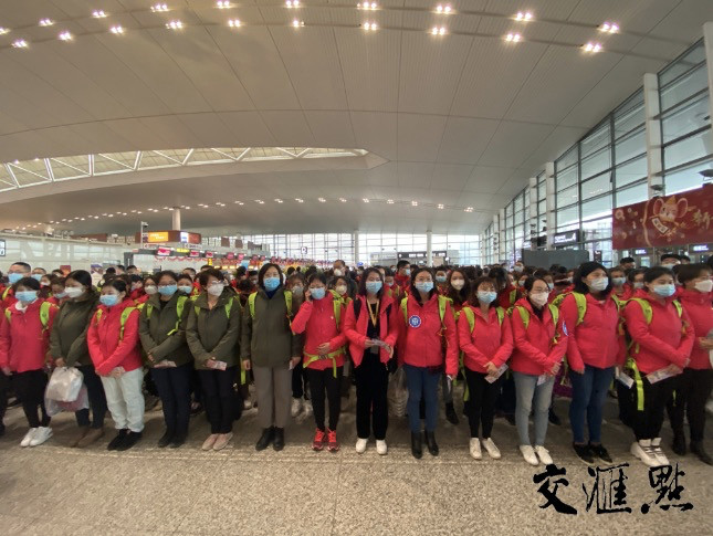 【疫情江苏省委书记赶赴南京调研/江苏省委书记再次合影往后站】